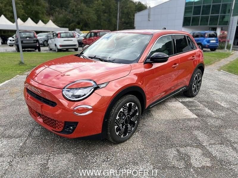 Usata Fiat 600E La Prima 114 kW (156 CV) 2024 Arancione SUV