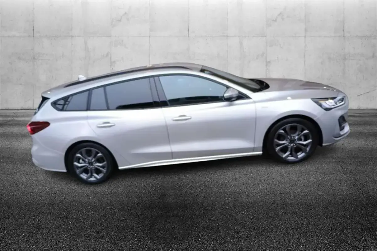 Usata Ford Focus ST-Line 116 CV (85 kW) 2025 Argento Station wagon