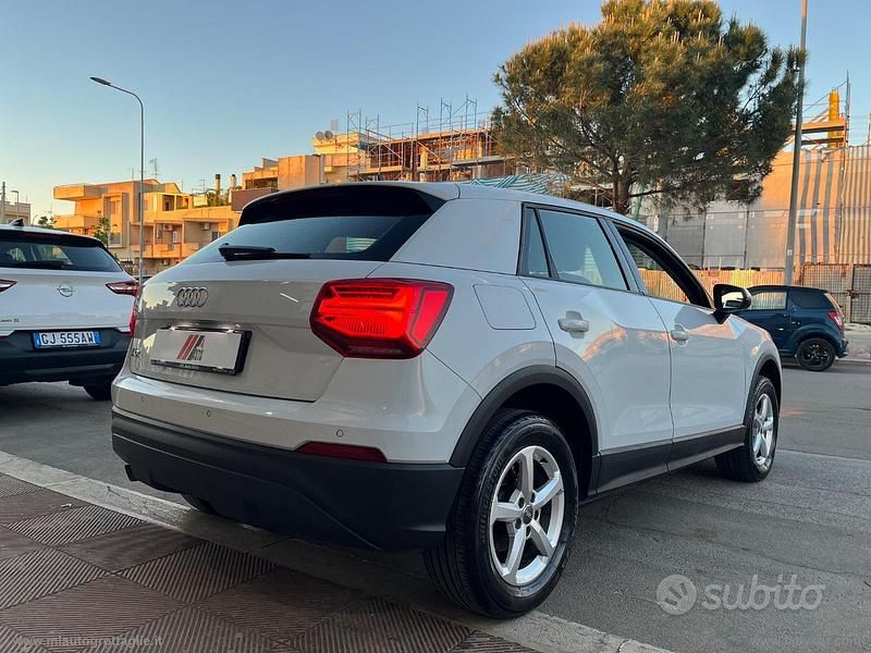 Begagnad Audi Q2 Business 116 HK (85 kW) 2020 Vit SUV