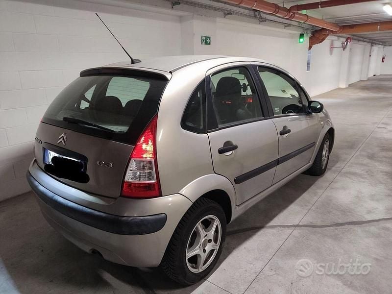 Usata Citroën C3 Elegance 60 CV (44 kW) 2005 Beige Berlina