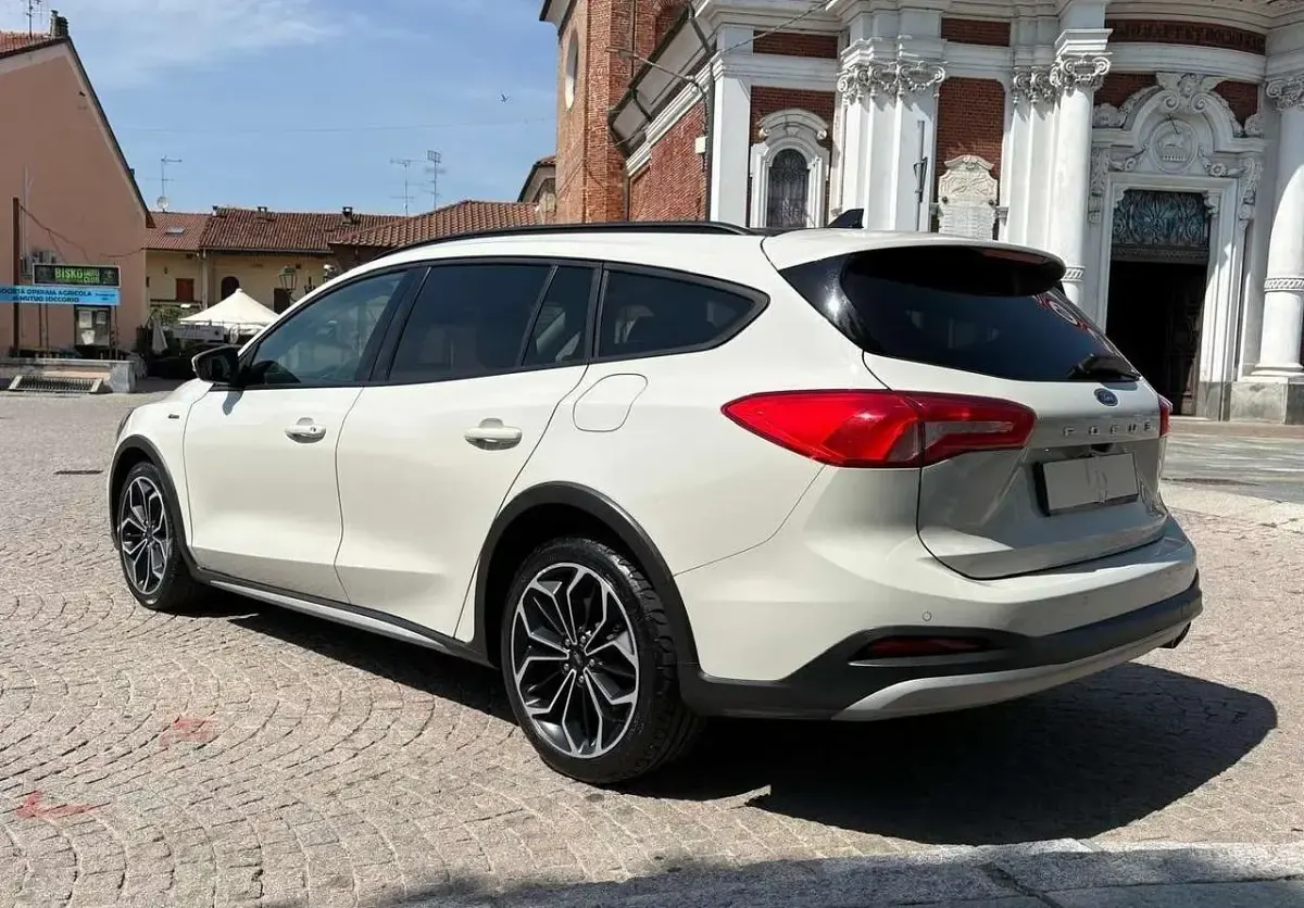 Usata Ford Focus Active 150 CV (110 kW) 2020 Grigio Station wagon
