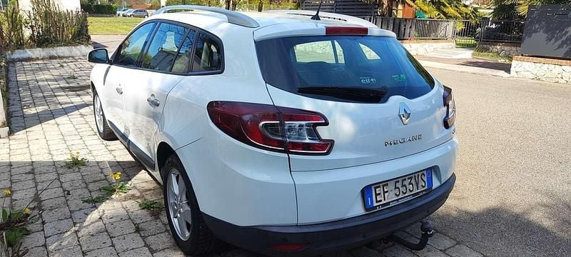 Usata Renault Mégane III 110 CV (80 kW) 2011 Bianco Station wagon