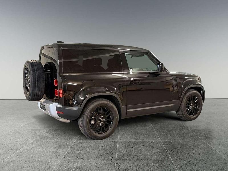 Usata Land Rover Defender S 200 CV (147 kW) 2025 Santorini black SUV