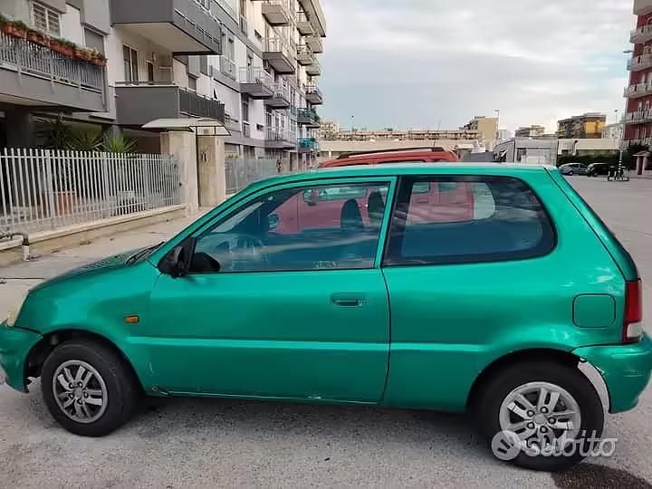 Usata Honda Logo 65 CV (47 kW) 2001 Verde Utilitaria