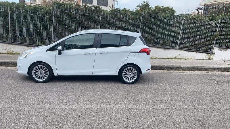 Begagnad Ford B-MAX Titanium 100 HK (73 kW) 2014 Vit Minibuss