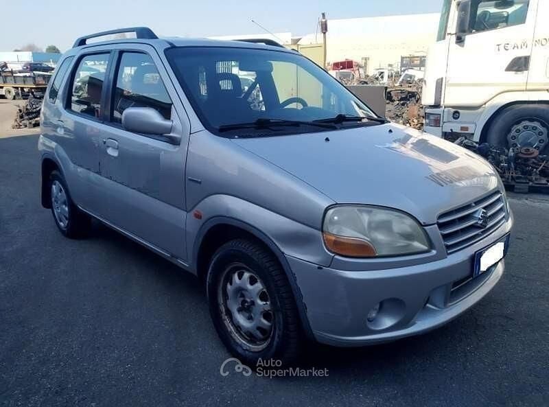 Usata Suzuki Ignis GL 83 CV (61 kW) 2002 Argento Utilitaria
