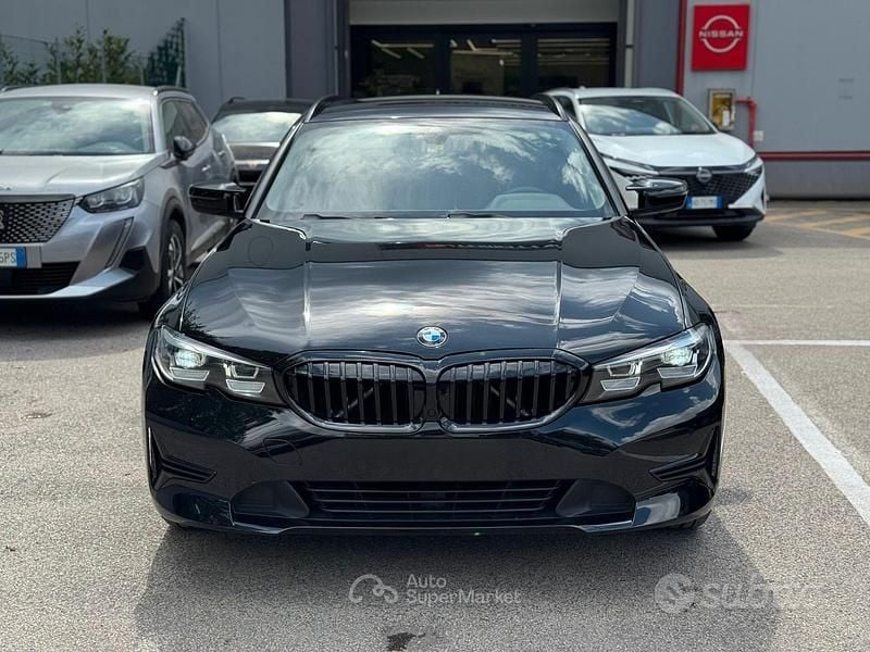 Usata BMW 318 Advantage 150 CV (110 kW) 2021 Nero metallizzato Station wagon