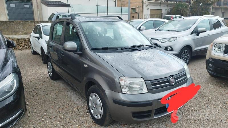 Grigio Usata 2009 Fiat Panda Due volumi | 4500 € (Cara) - Immagine 1/4