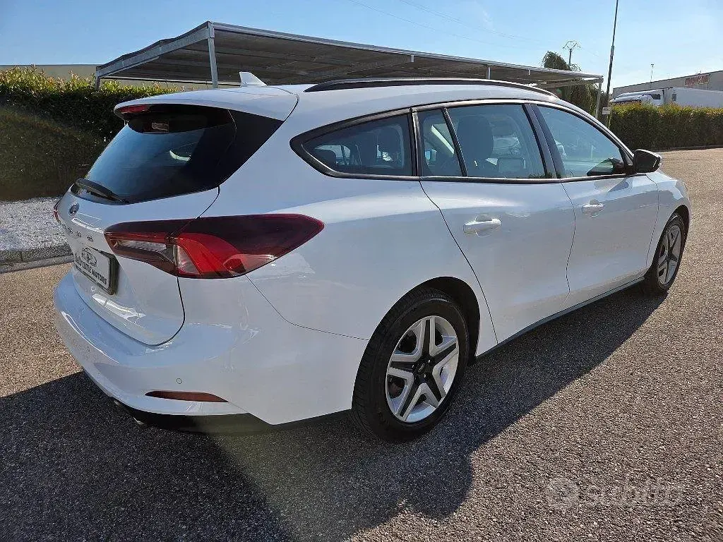 Usata Ford Focus Business Edition 120 CV (88 kW) 2022 Bianco Station wagon