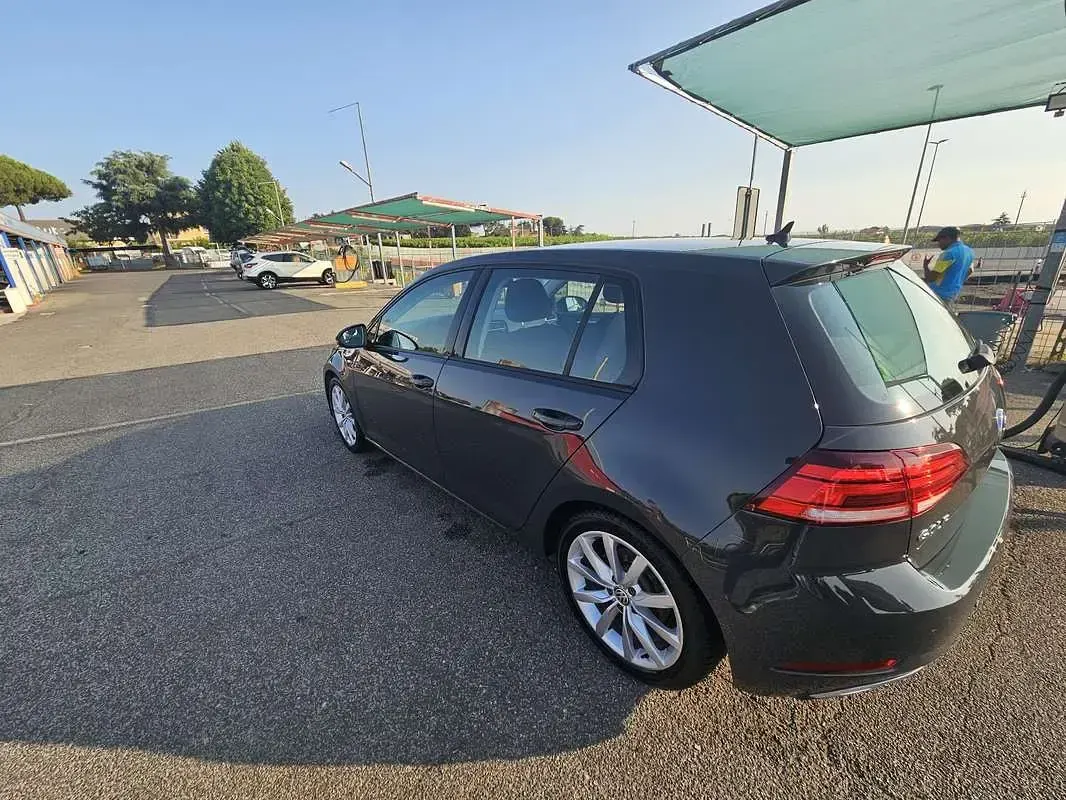 Usata VW Golf VII Highline 150 CV (110 kW) 2018 Berlina