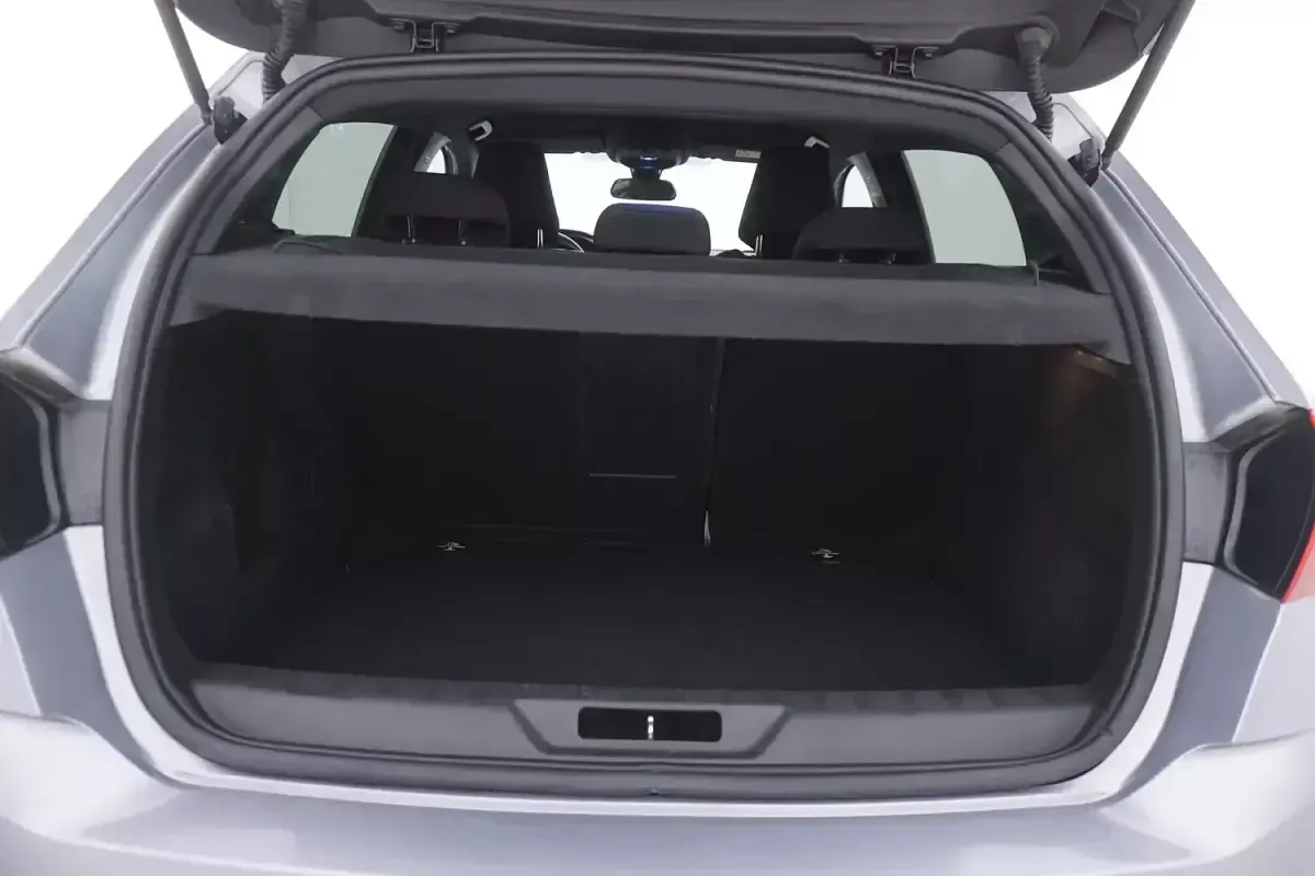 Usata Peugeot 308 GT 131 CV (96 kW) 2020 Argentoargento Berlina