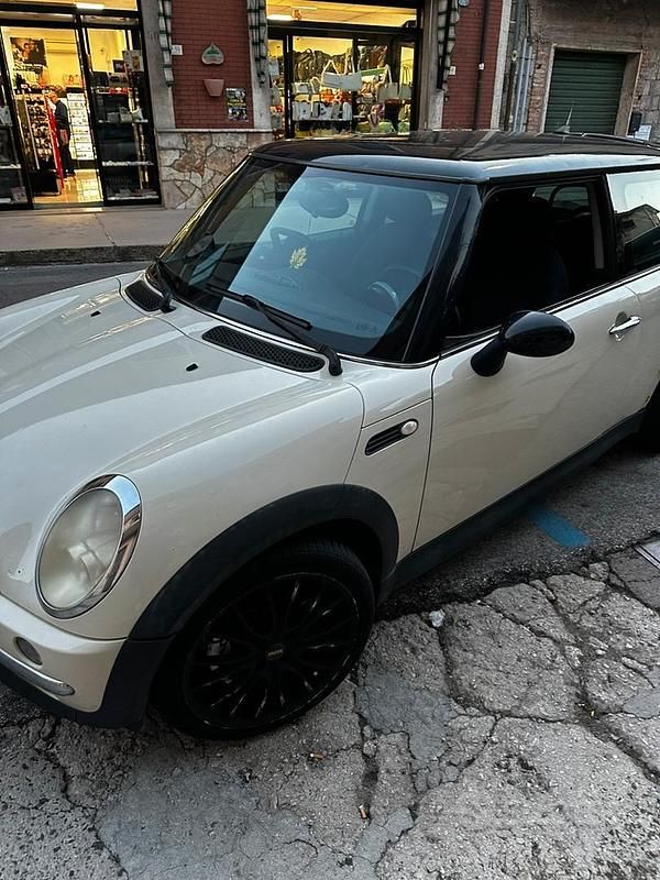 Usata Mini One D 75 CV (55 kW) 2004 Utilitaria