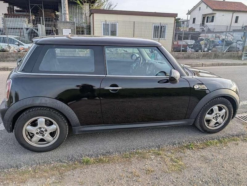 Usata Mini ONE 75 CV (55 kW) 2009 Utilitaria