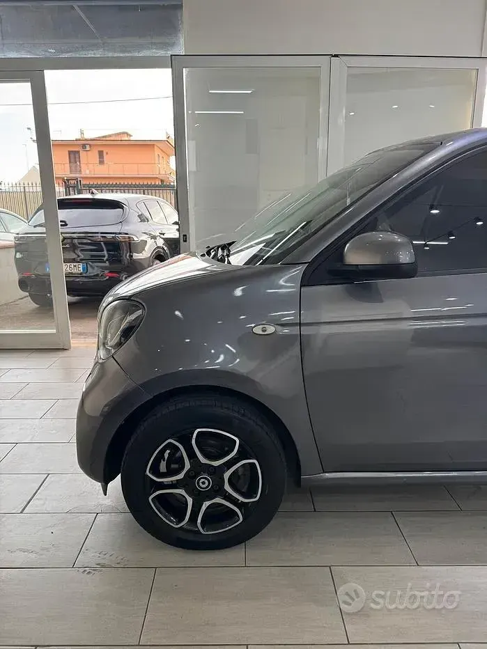 Usata Smart ForFour Superpassion 71 CV (52 kW) 2019 Grigio Utilitaria