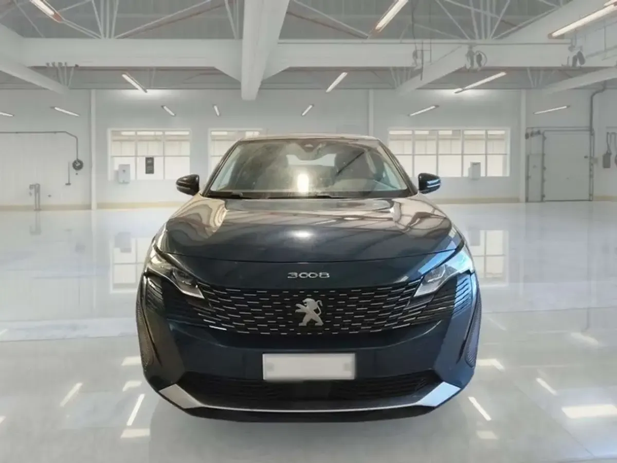 Usata Peugeot 3008 Allure 131 CV (96 kW) 2022 Blu SUV