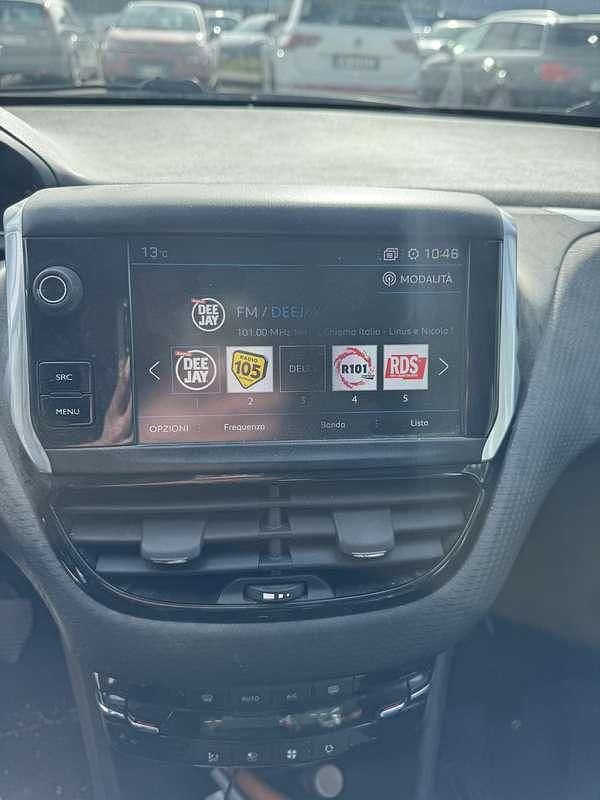 Usata Peugeot 208 Allure 69 CV (50 kW) 2017 Bianco Utilitaria