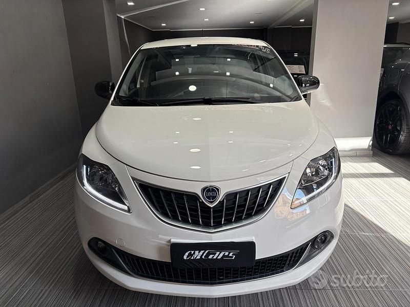 Bianco Usata 2024 Lancia Ypsilon Due volumi | 13.798 € (Buon prezzo) - Immagine 1/4