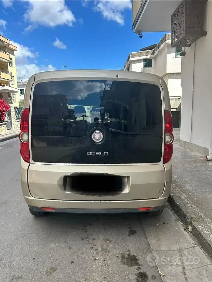 Usata Fiat Doblò 103 CV (75 kW) 2013 Monovolume