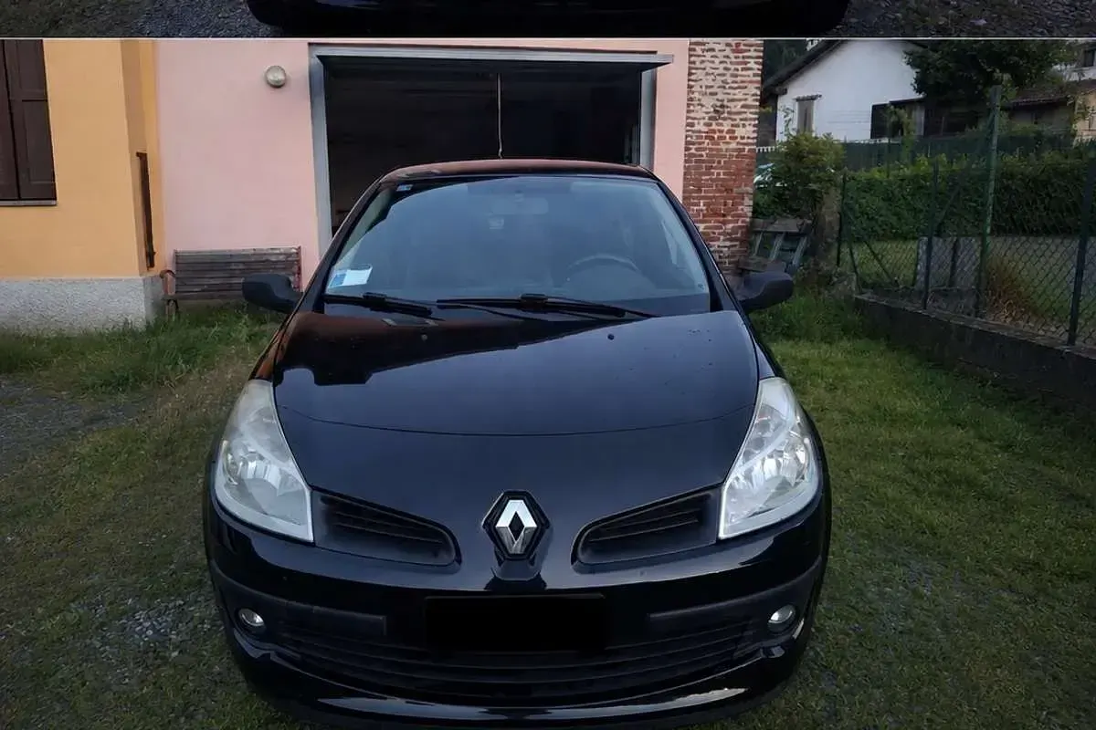 Usata Renault Clio II LE 75 CV (55 kW) 2009 Berlina