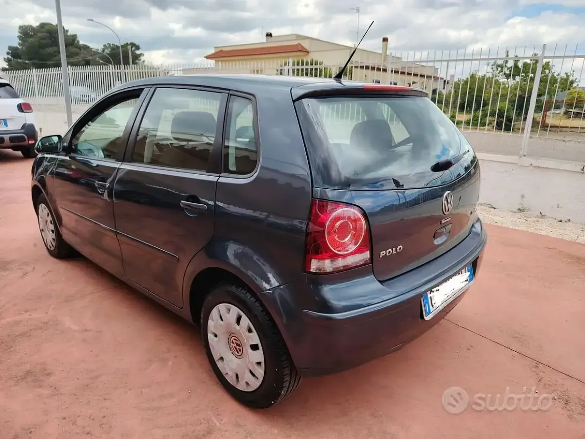 Usata VW Polo Comfortline 80 CV (58 kW) 2005 Grigio Utilitaria