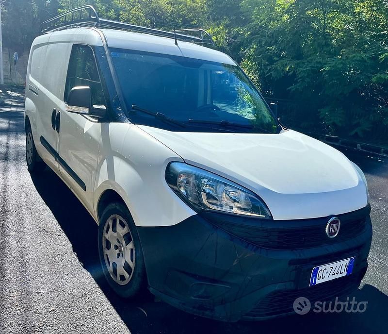 Usata Fiat Doblò 105 CV (77 kW) 2021 Bianco Monovolume