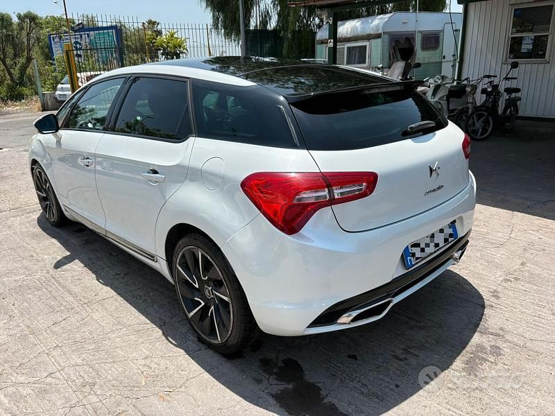 Usata Citroën DS5 156 CV (114 kW) 2015 Bianco Utilitaria