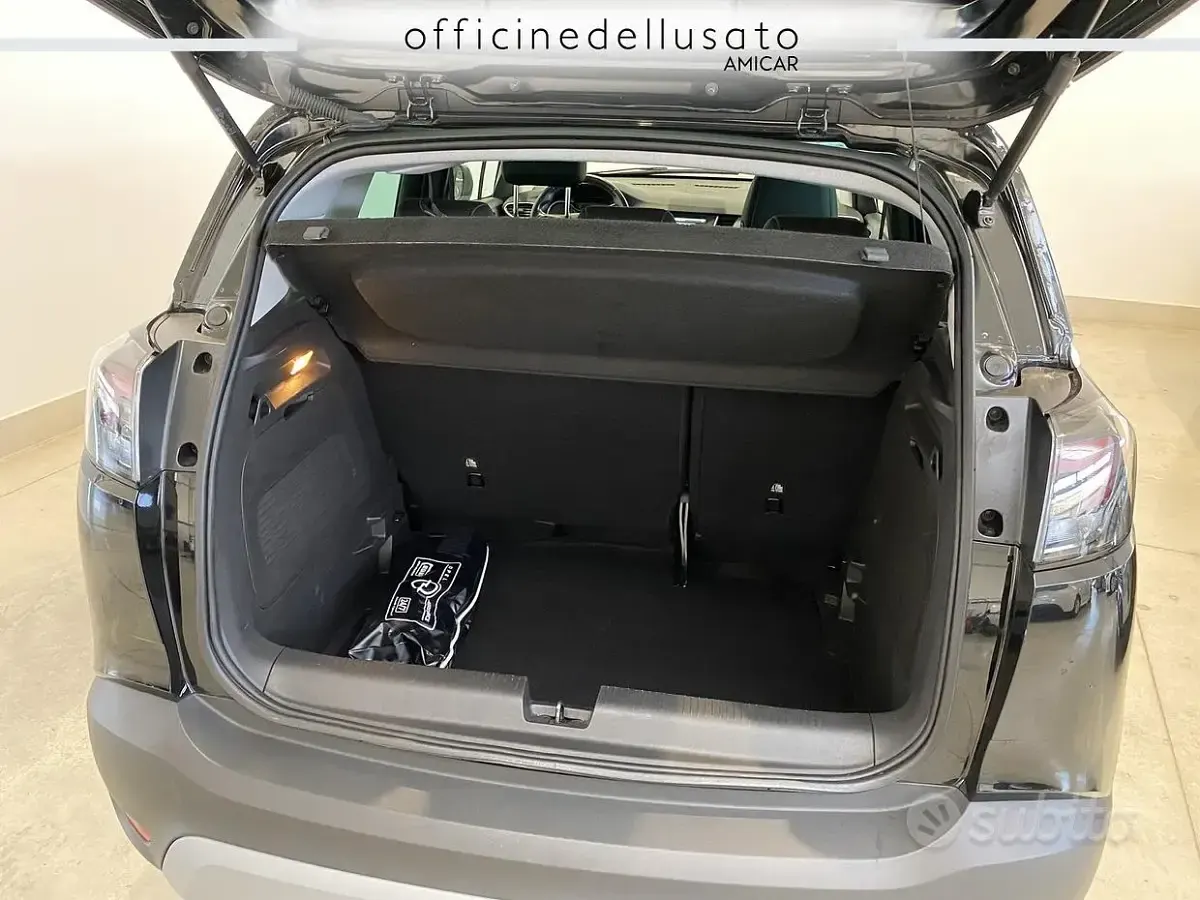 Usata Opel Crossland Elegance 110 CV (80 kW) 2023 Nero SUV