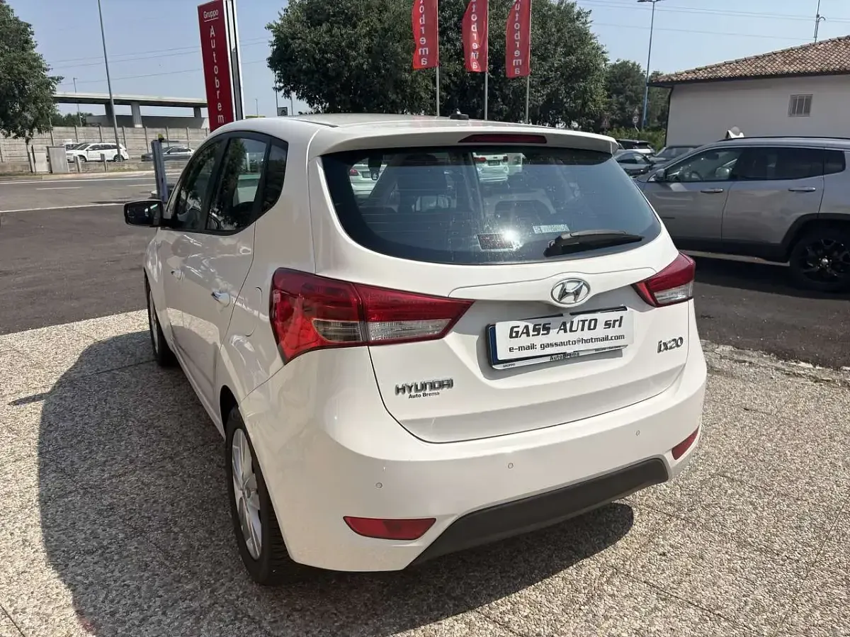 Usata Hyundai ix20 90 CV (66 kW) 2013 Bianco Utilitaria