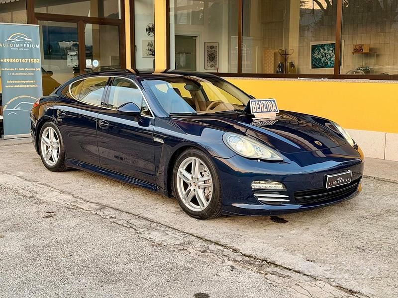 Usata Porsche Panamera 400 CV (294 kW) 2010 Blu Berlina