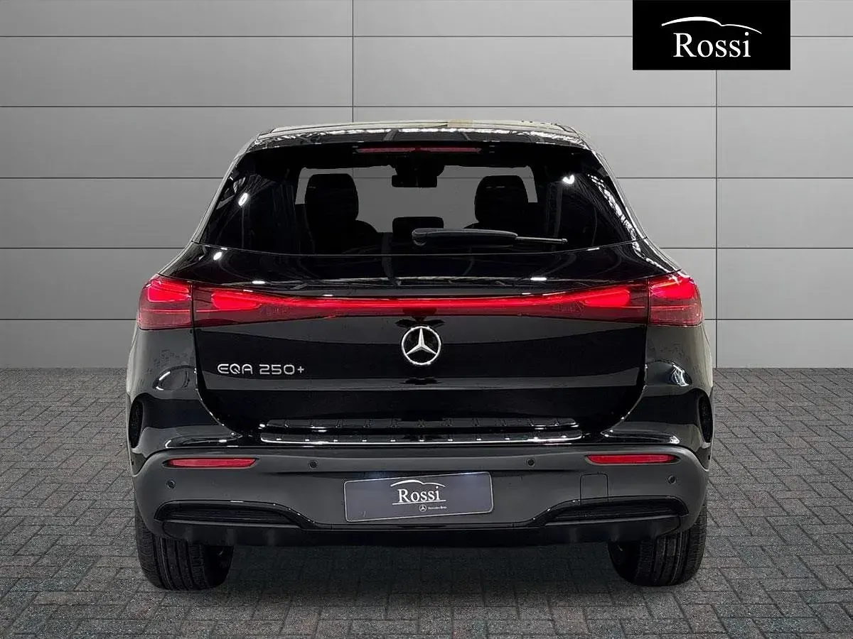 Nuova Mercedes EQA250+ 139 kW (190 CV) 2026 Argento hightech SUV
