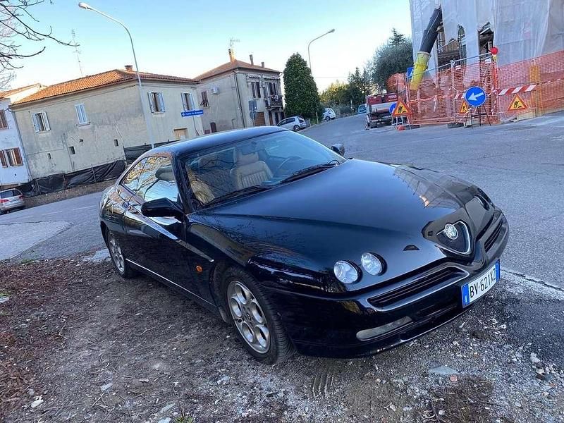 Usata Alfa Romeo GTV 155 CV (114 kW) 1999 Coupé