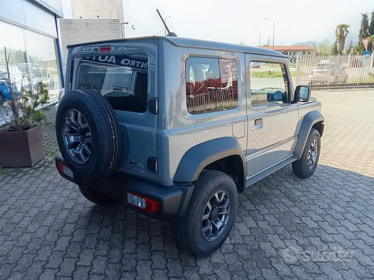 Nouvelle Suzuki Jimny 102 ch (75 kW) 2025 Gris SUV