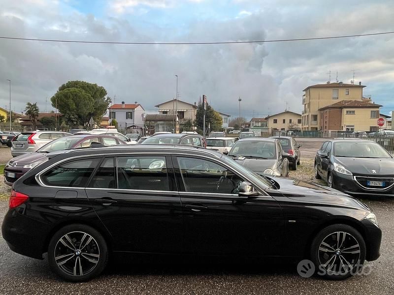 Usata BMW 318 Luxury Line 143 CV (105 kW) 2014 Nero Station wagon