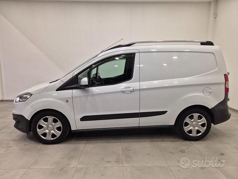 Usata Ford Tourneo Courier 75 CV (55 kW) 2017 Bianco Monovolume