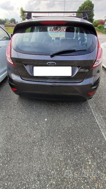 Usata Ford Fiesta Titanium 60 CV (44 kW) 2016 Grigio scuro Utilitaria