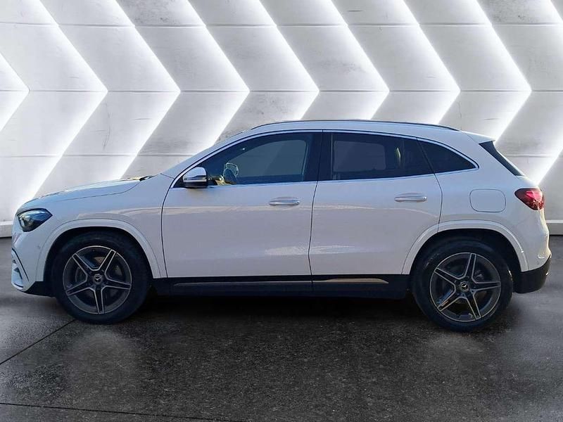 Usata Mercedes GLA180 Advanced Plus 116 CV (85 kW) 2024 Bianco SUV