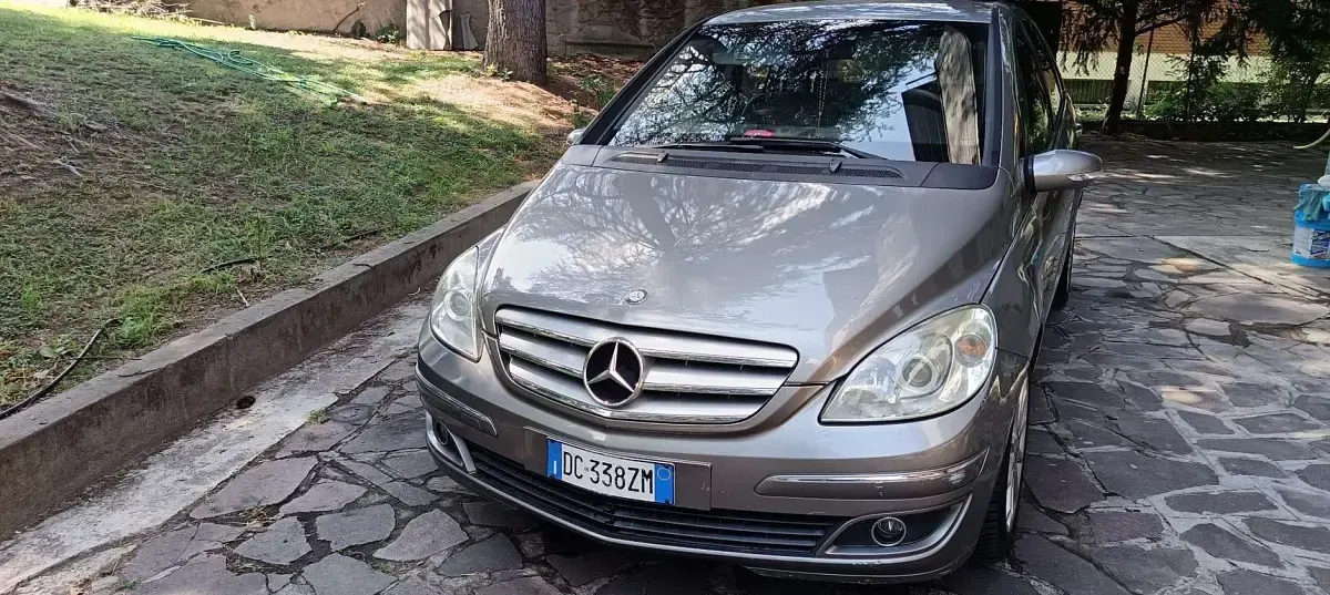 Usata Mercedes B180 109 CV (80 kW) 2006 Grigio Monovolume