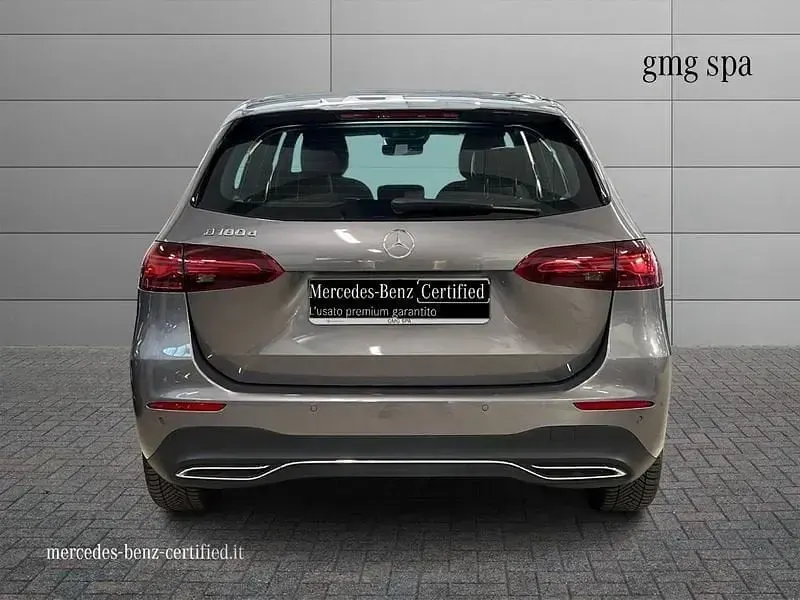 Usata Mercedes B180 Advanced 116 CV (85 kW) 2023 Grigio Utilitaria