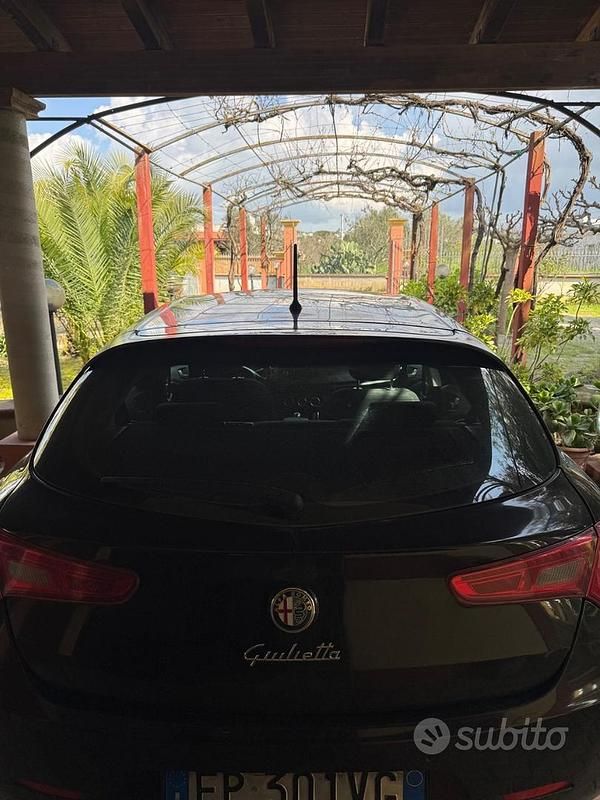 Usata Alfa Romeo Giulietta 109 CV (80 kW) 2013 Nero Utilitaria