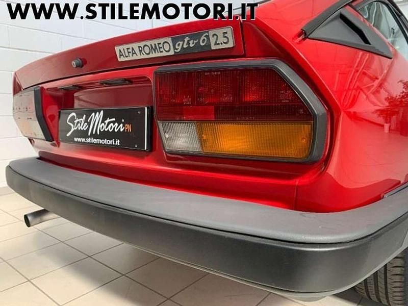 Usata Alfa Romeo GTV 158 CV (116 kW) 1981 Rosso pastello Coupé
