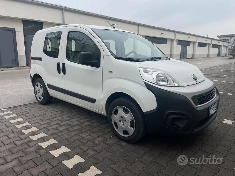 Bianco Usata 2017 Fiat Fiorino Monovolume | 5500 € (Super prezzo) - Immagine 1/4