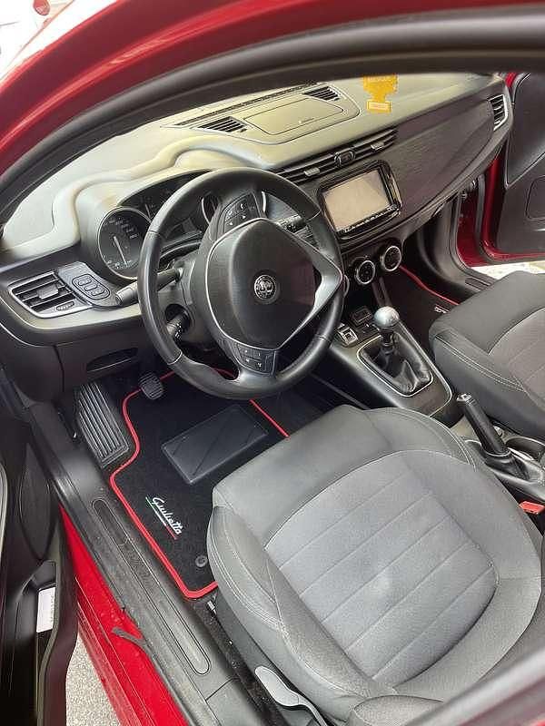 Usata Alfa Romeo Giulietta Tech Edition 120 CV (88 kW) 2019 Utilitaria