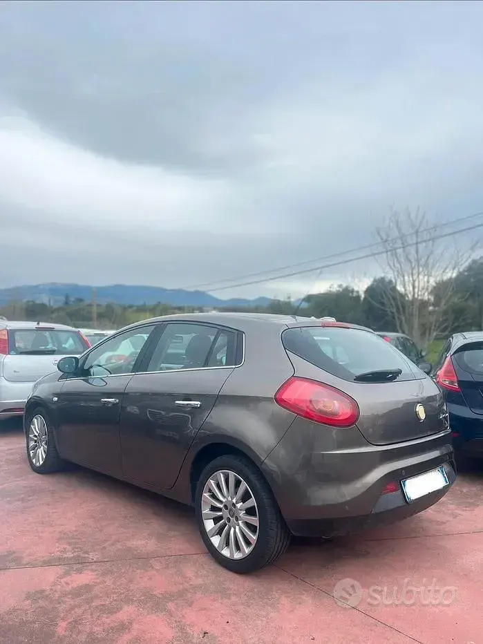 Usata Fiat Bravo Emotion 120 CV (88 kW) 2007 Marrone Utilitaria