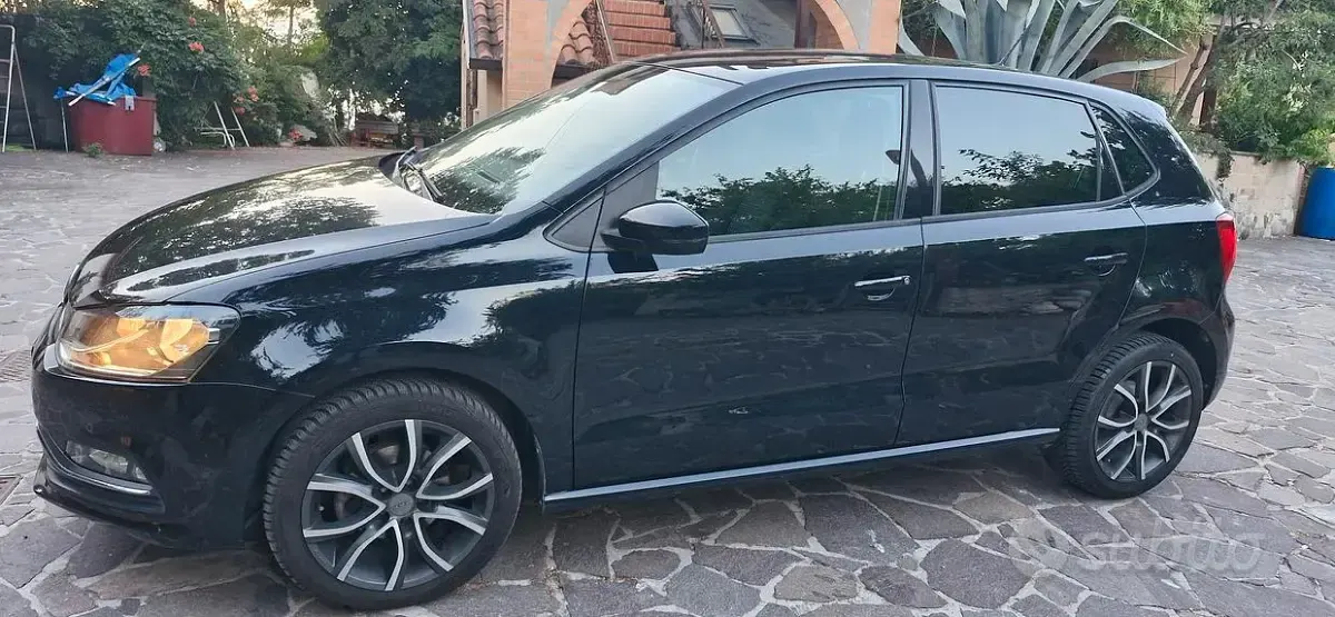 Usata VW Polo Comfortline 75 CV (55 kW) 2015 Nero Berlina
