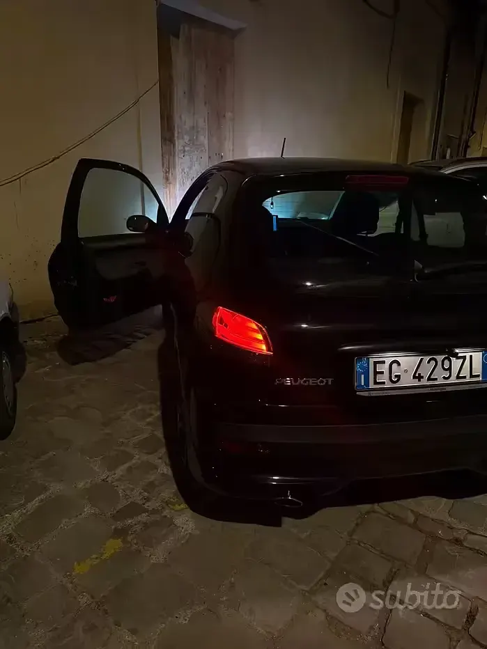 Usata Peugeot 206 60 CV (44 kW) 2011 Nero Berlina