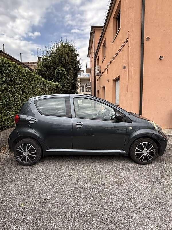 Usata Toyota Aygo 68 CV (50 kW) 2006 Utilitaria