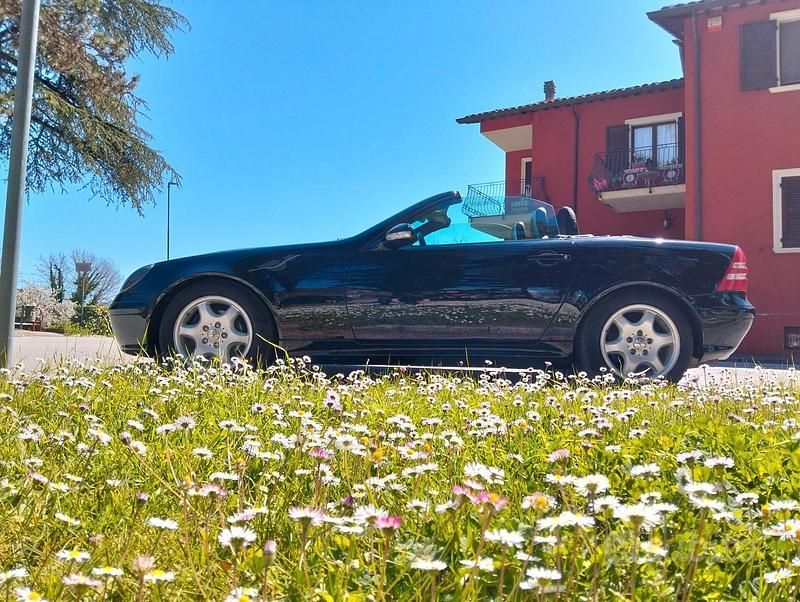 Usata Mercedes SLK230 197 CV (144 kW) 2002 Nero Cabrio