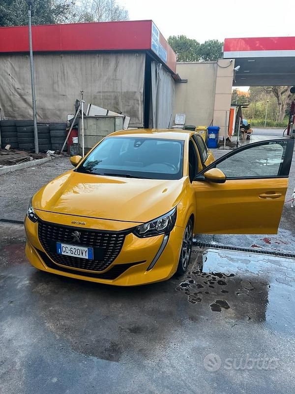Usata Peugeot 208 75 CV (55 kW) 2020 Giallo Utilitaria