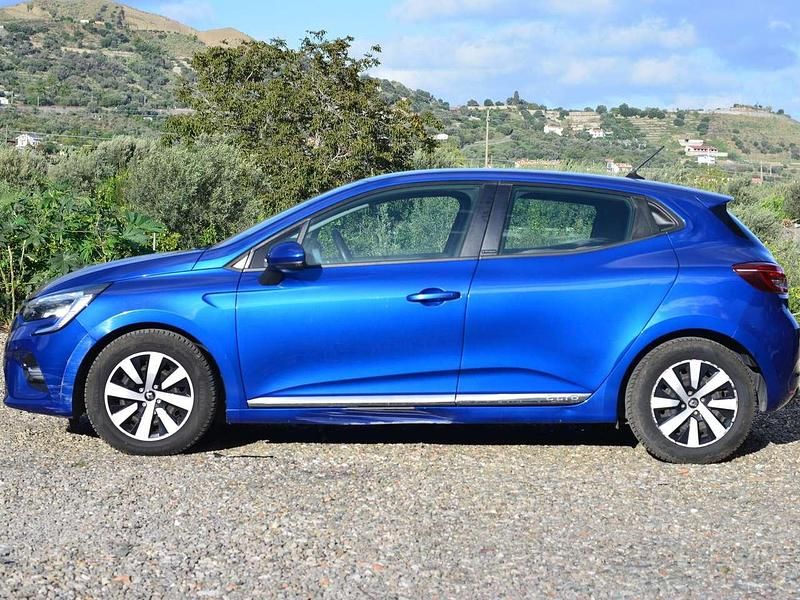 Usata Renault Clio V Zen 140 CV (102 kW) 2021 Blu/azzurro Berlina