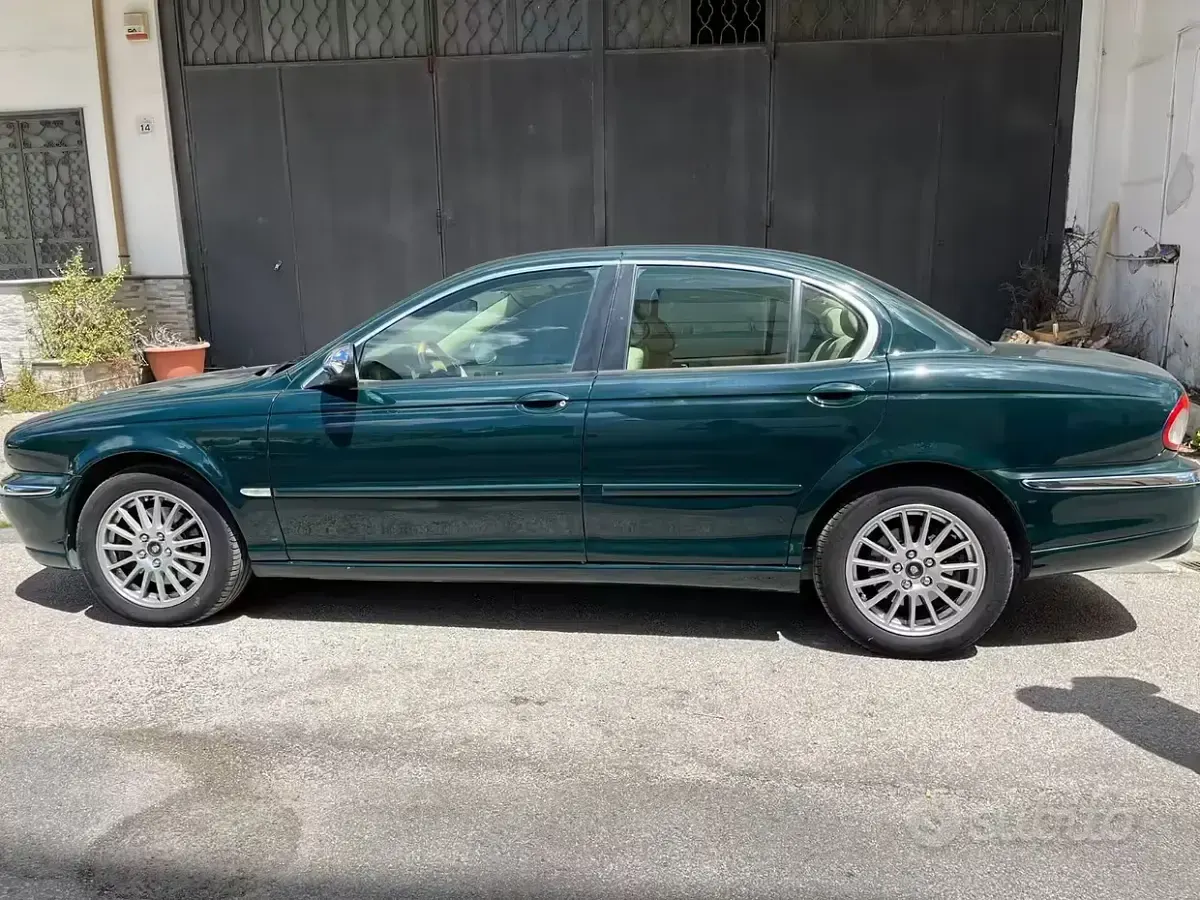 Usata Jaguar X-type 145 CV (106 kW) 2006 Verde Berlina